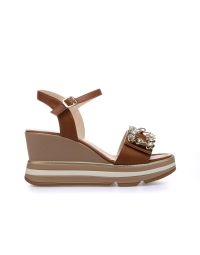 Sandali marroni in pelle con zeppa e pietre gioiello