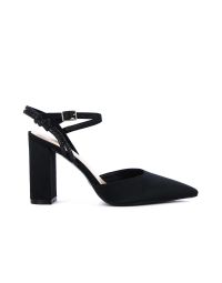 Decolletè nere satinate a punta con tacco alto largo cinturino e dettagio con strass