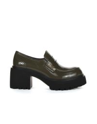 Mocassini verdi lucidi con tacco largo alto e plateau