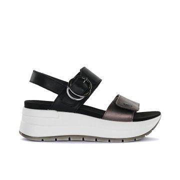 Sandali neri da donna in pelle con suola platform e fibbia