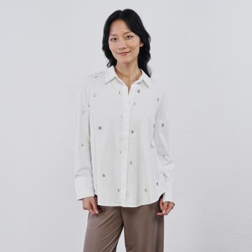 Camicia bianca da donna con applicazioni gioiello