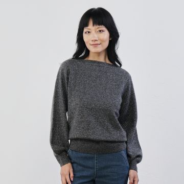 Maglioncino grigio in lurex con scollo a barca