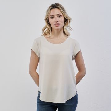 T-shirt rosa da donna con maniche corte e scollo tondo