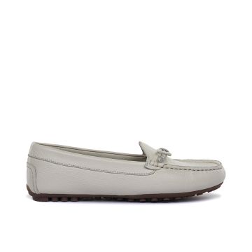 Mocassini casual beige in pelle con fiocchetto e suola sgomata