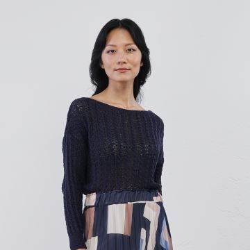 Maglioncino blu da donna con scollo a barca