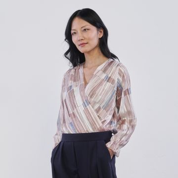 Blusa rosa Alesya da donna con scollo ad incrocio