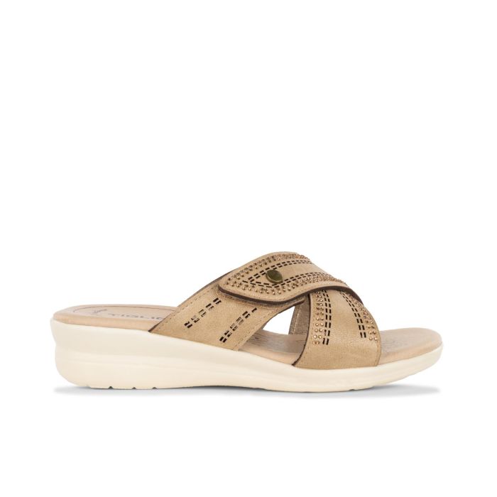 Ciabatte beige da casa con strappo da donna