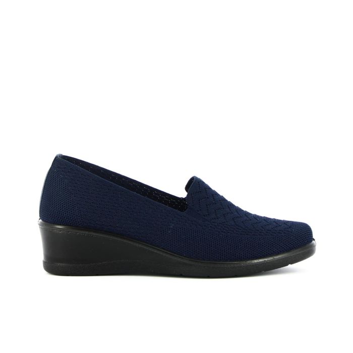 Mocassini comfort blu elasticizzati con lavorazione geometrica e zeppina