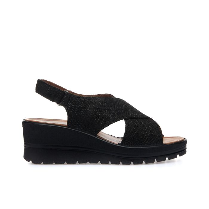 Sandali casual neri in pelle con zeppa e strappo