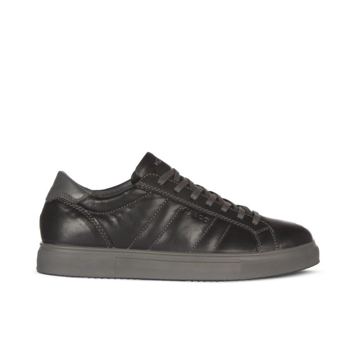 Sneakers nere in pelle con cuciture