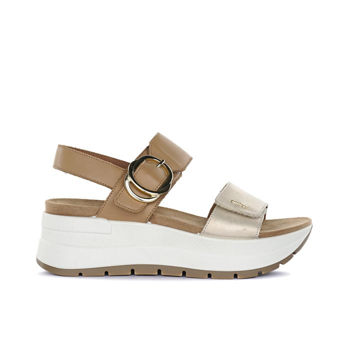 Sandali marroni da donna in pelle con suola platform e fibbia