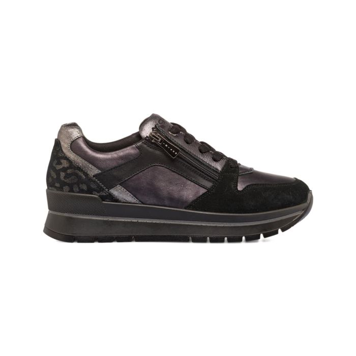 Sneakers nere da donna in pelle con suola platform