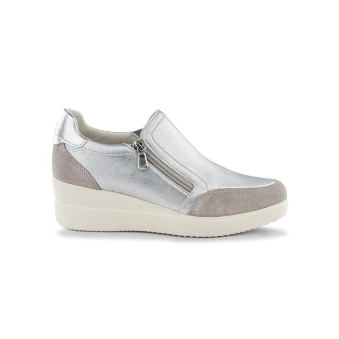 Sneakers slip-on argento Geox da donna con zeppa