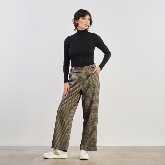 Pantaloni marroni ampi a quadretti