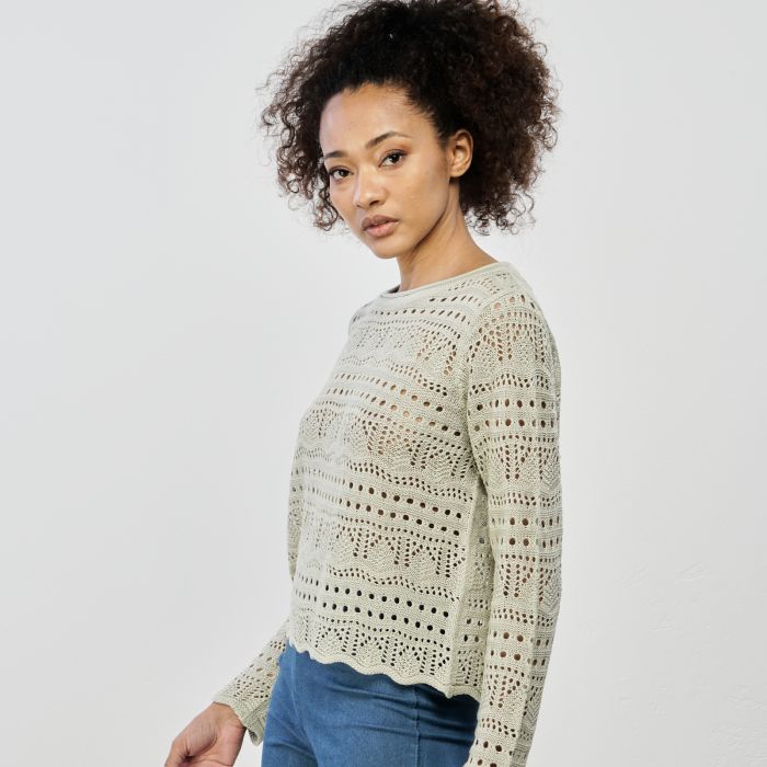 Maglia verde in tessuto traforato