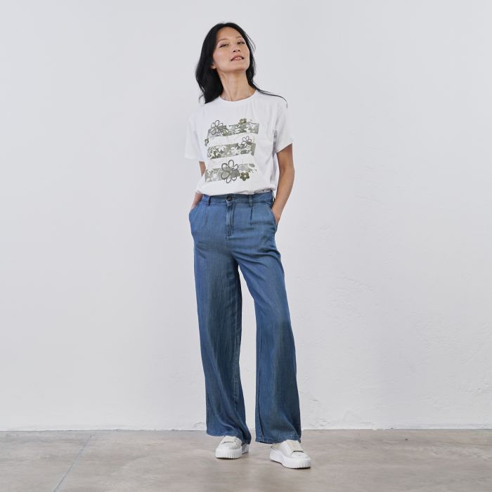 Pantaloni azzurri morbidi lunghi da donna in tessuto effetto denim