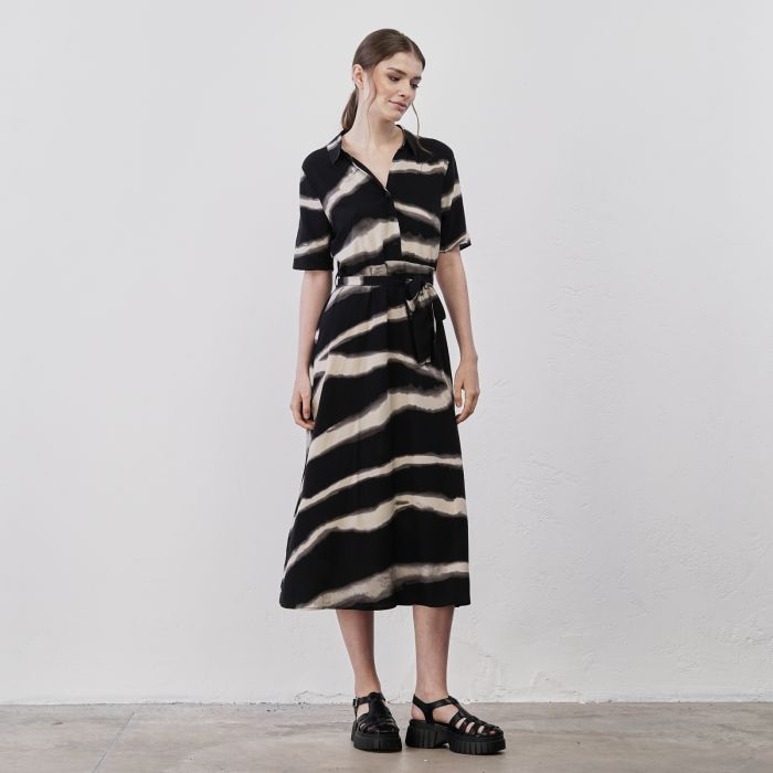 Vestito midi nero da donna in stampa animalier con fusciacca