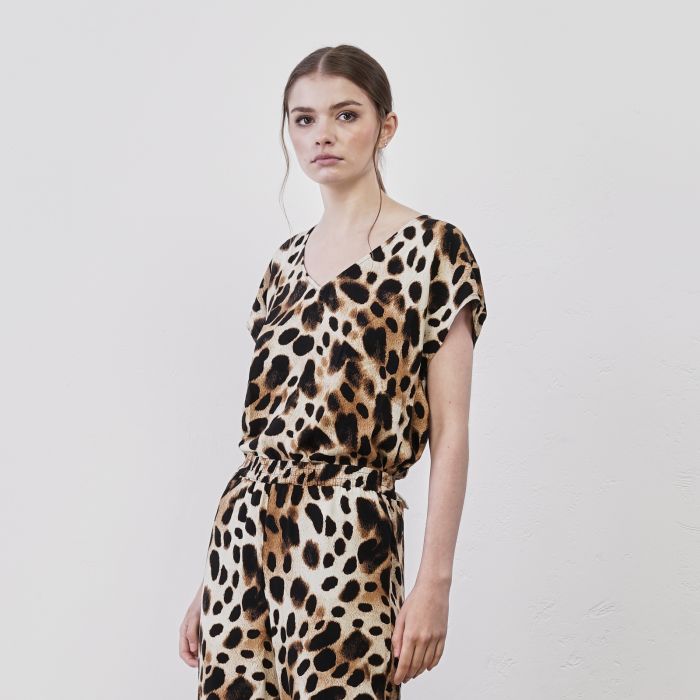 Top marrone da donna in stampa animalier con maniche corte