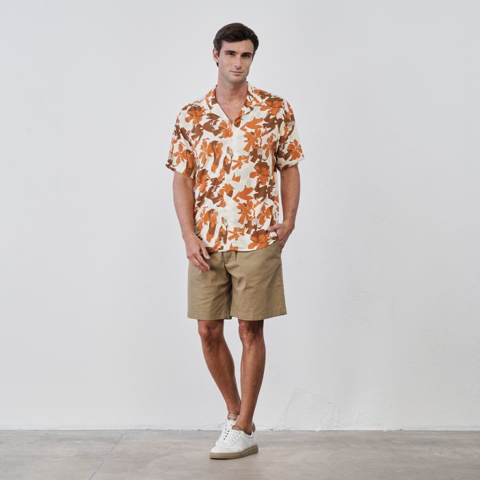 Shorts beige da uomo con tasche