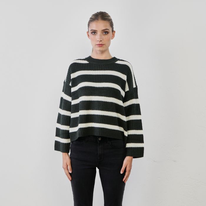 Maglioncino verde a righe bianche