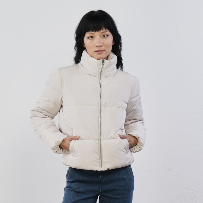 Piumino corto bianco con zip e tasche