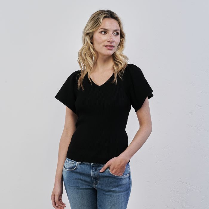 T-shirt nera da donna con maniche corte volant e fiocco sulla schiena