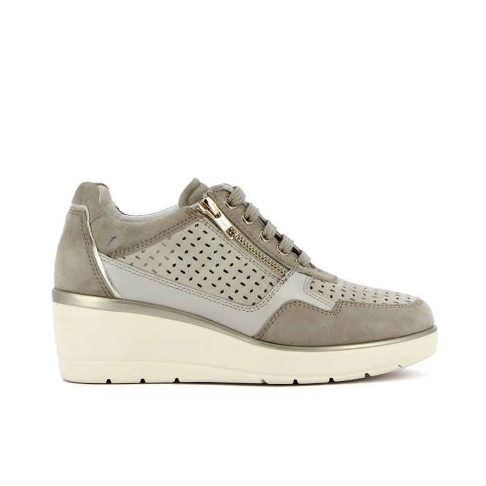 Sneakers beige traforate con zip e zeppa