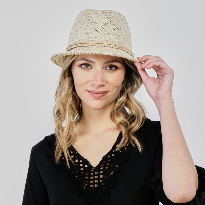 Cappello beige da mare effetto paglia