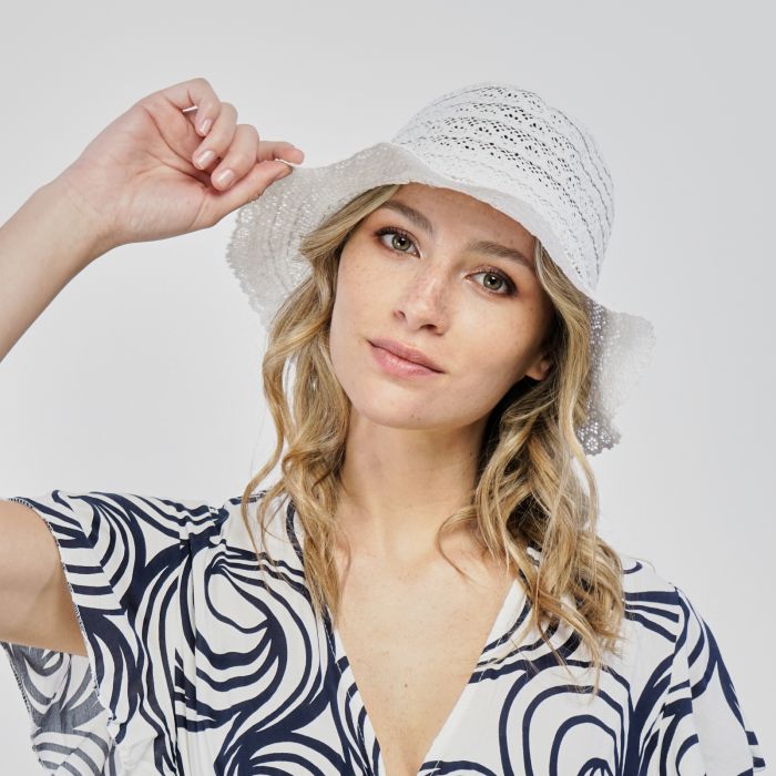 Cappello bianco da mare