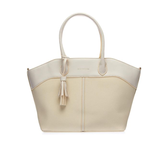 Shopper bianca con pendaglio a nappina