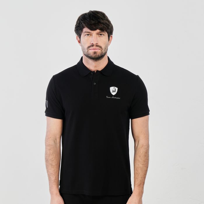 Polo nera con maniche corte e stemma