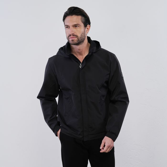 Giacca nera sportiva da uomo con zip e tasche