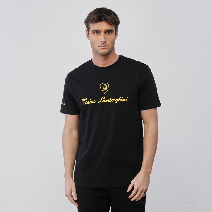 T-shirt nera sportiva con maniche corte e logo