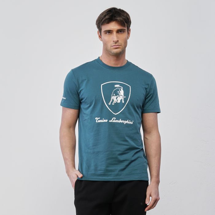 T-shirt azzurra sportiva con maniche corte e logo