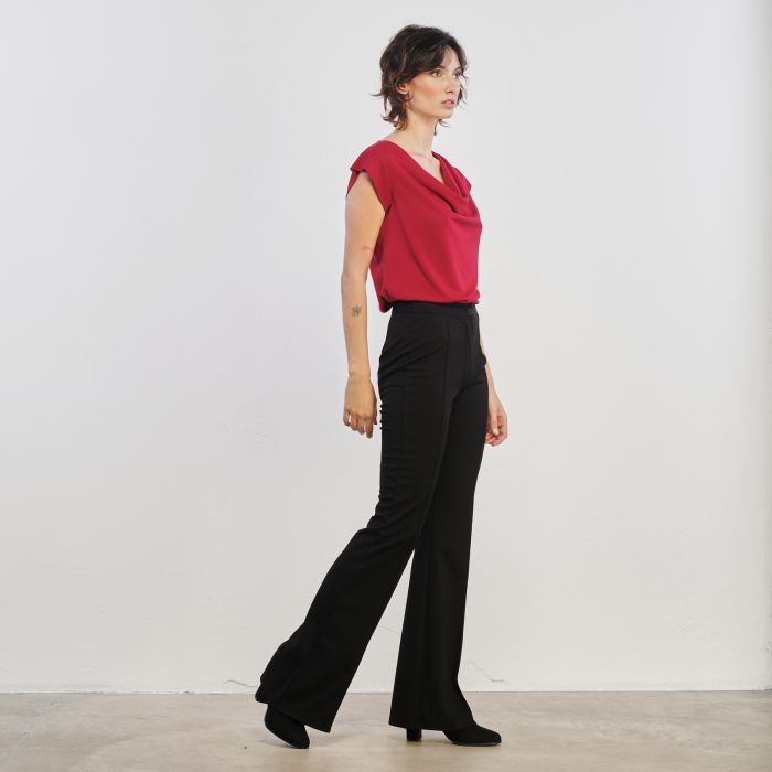 Pantaloni lunghi a zampa neri con pieghe frontali