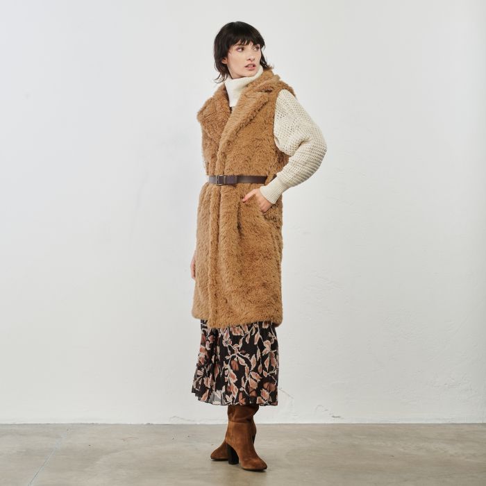 Gilet marrone in eco pelliccia con cintura