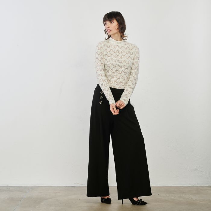 Pantaloni neri ampi con dettaglio bottoni
