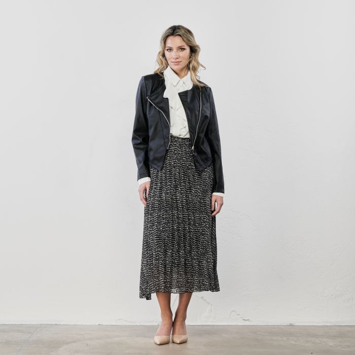 Giubbotto corto nero in ecopelle con zip