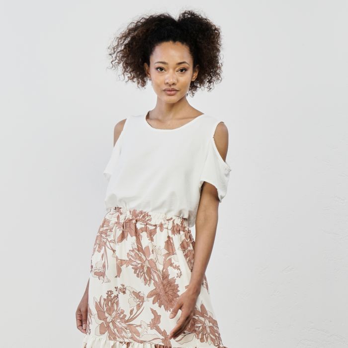 Top bianco maniche corte con aperture