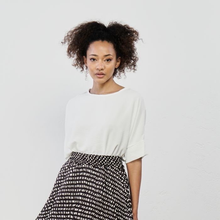 T-shirt bianca con maniche 3/4