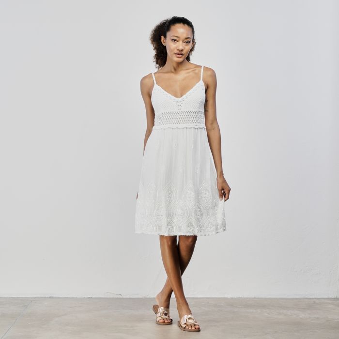 Abito corto bianco senza maniche con paillettes