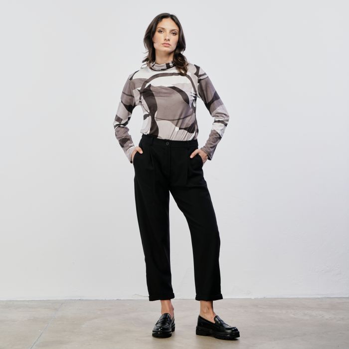 Pantaloni neri con tasche