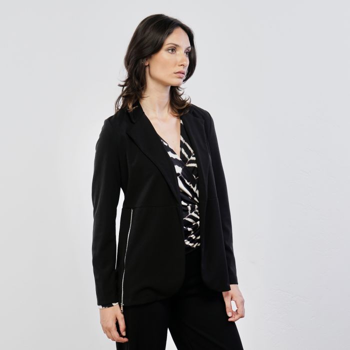 Blazer nero con zip laterali
