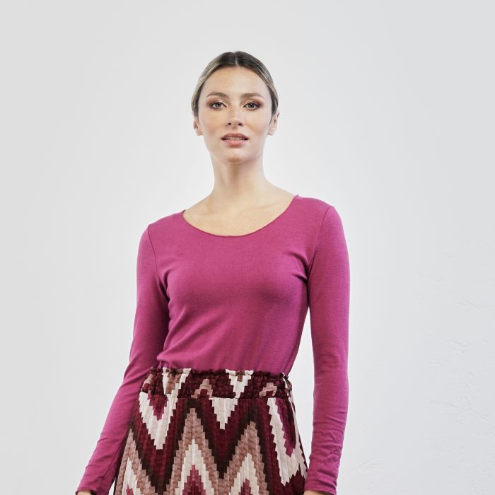 Maglia fucsia con scollo tondo