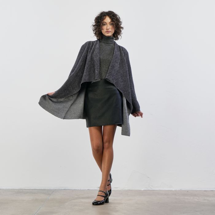 Cardigan grigio asimmetrico senza bottoni