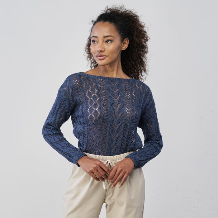 Maglioncino leggero blu traforato da donna