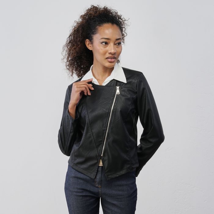 Giacca nera corta in ecopelle con zip