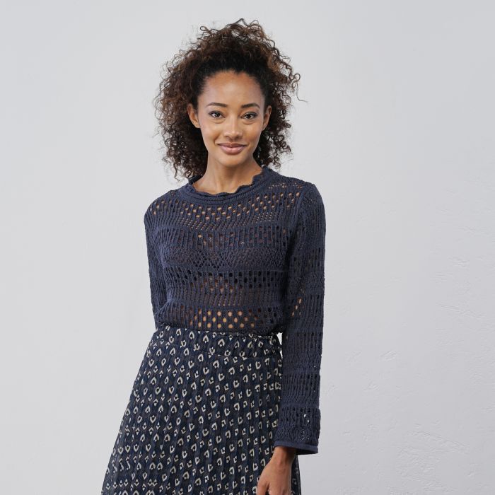 Maglioncino leggero blu traforato da donna