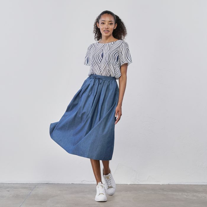 Gonna midi blu da donna in tessuto denim con coulisse in vita