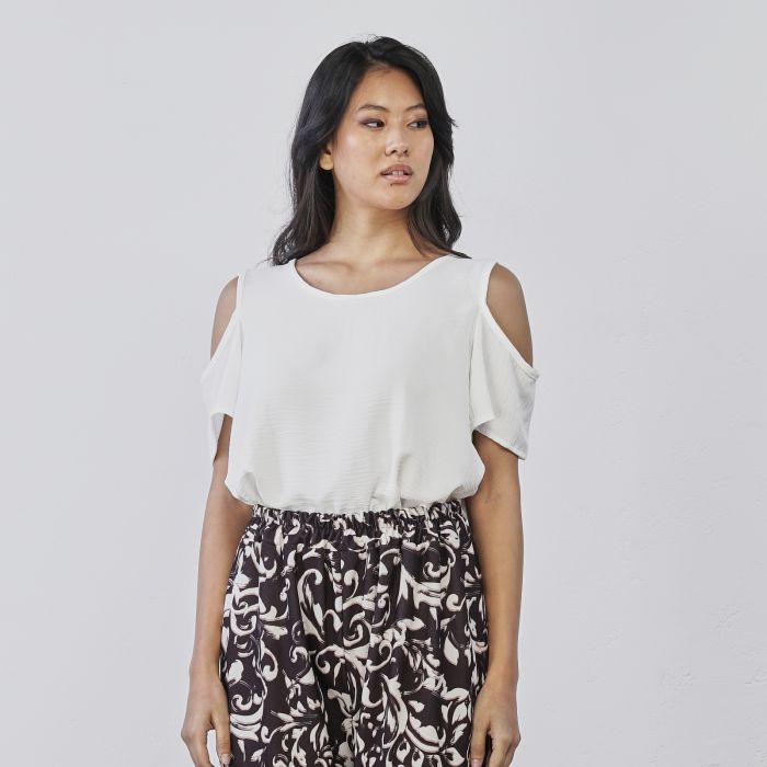 Top bianco da donna con dettaglio maniche cut-out